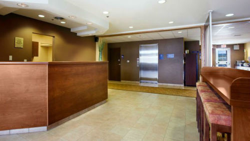 Microtel And By Wyndham Hotel 3*