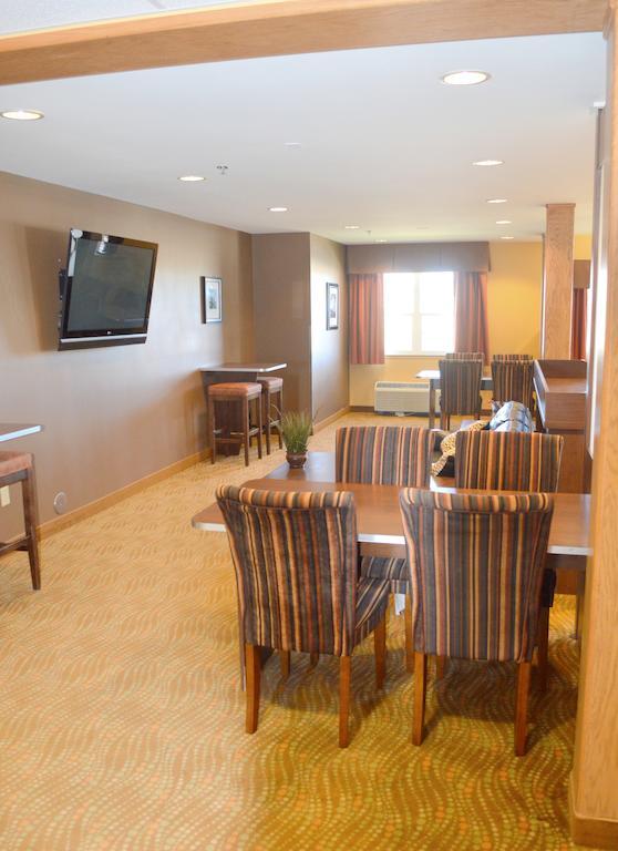Microtel And By Wyndham 3*