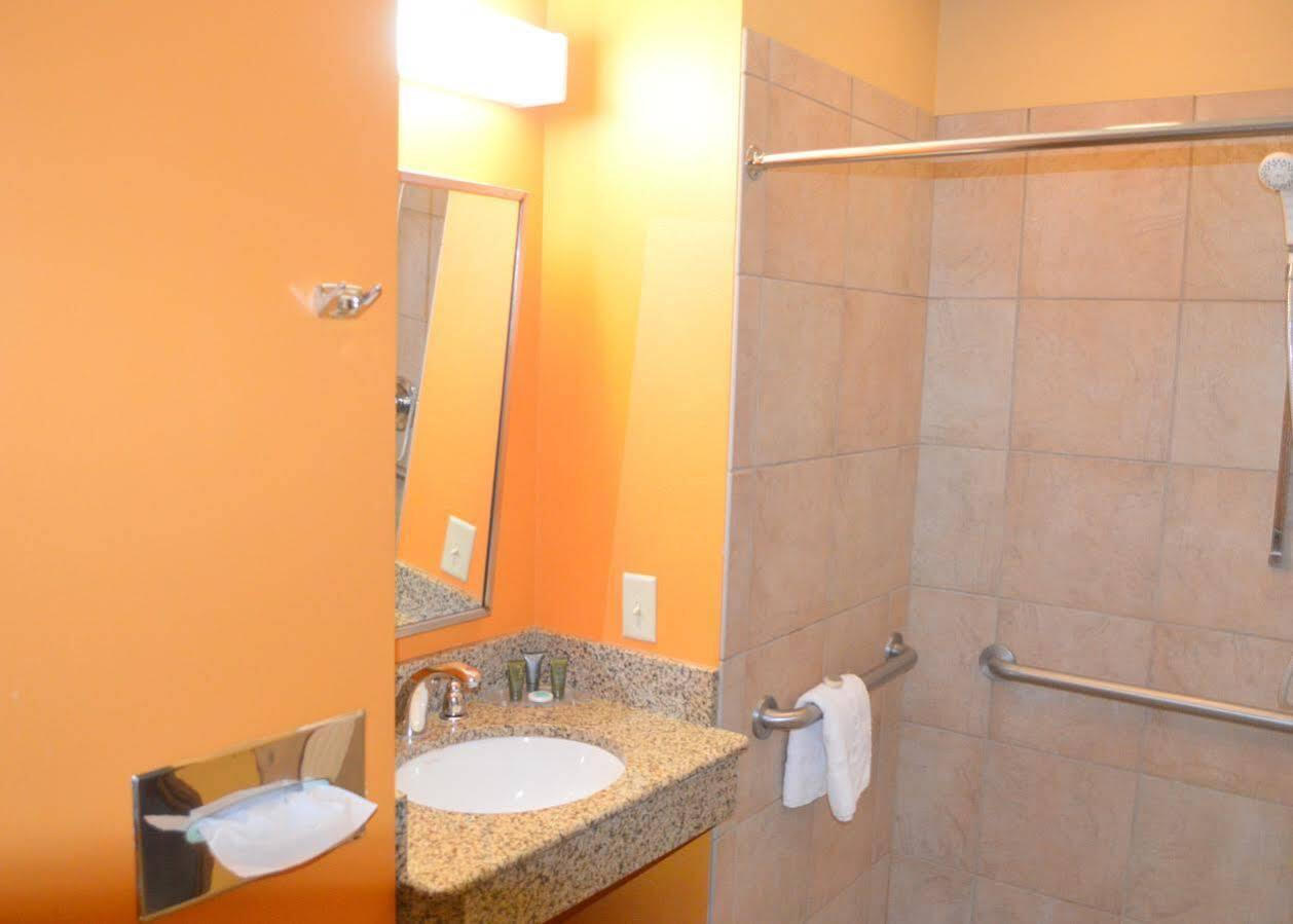 Hotel Microtel And By Wyndham 3*